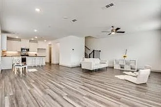 12912 Leopold Trl — Photo 14