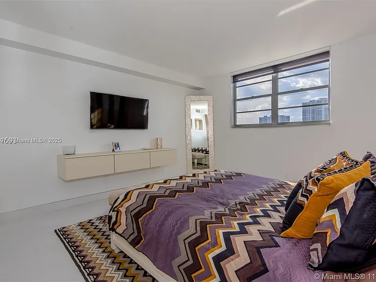 19390 Collins Ave #1121 — Photo 16