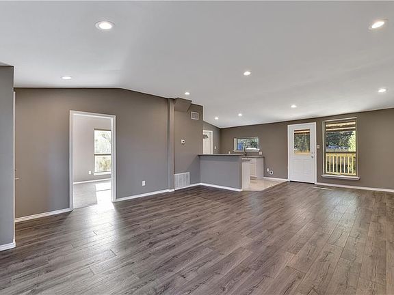 4th image of 11603 Garden Grove Dr