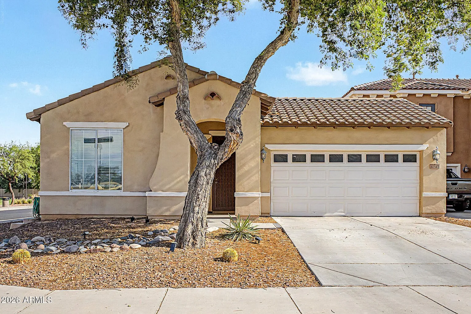 3 bed, 1256 sqft, $2,300 — Photo 1
