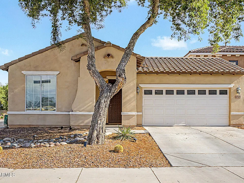 1047 W Caroline Ln