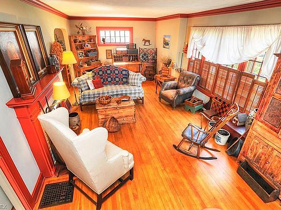 3rd image of 19732 Riverview Ave