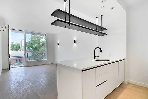 Rented by Artur Gutman, LREB | media 2