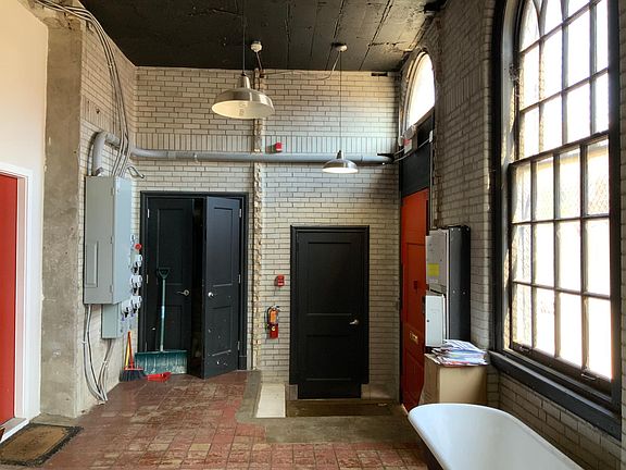 2nd image of 1807 E Hazzard St #2B