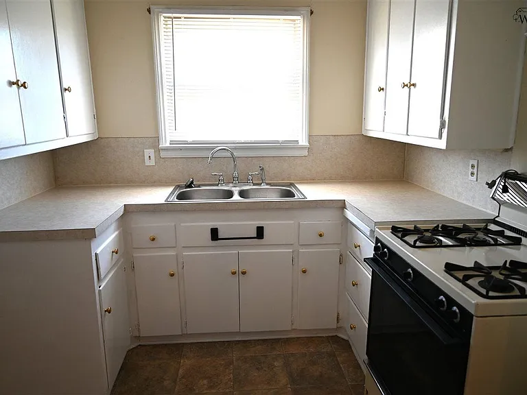 4326 Rhea Rd — Photo 5