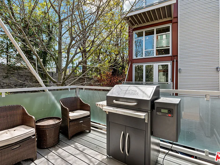 9703 S Normandie Ave — Photo 15