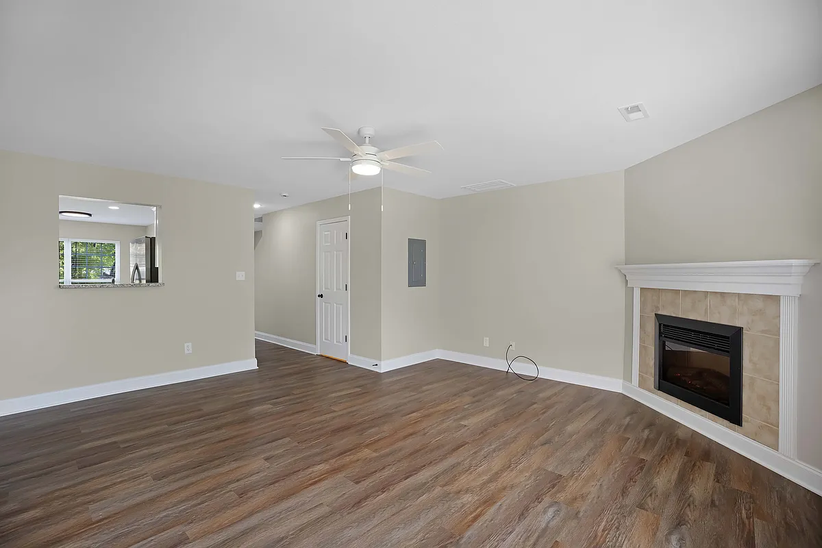 Building Photo - 2425 Hallerins Ct