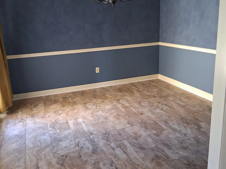 612 Redbud Ln — Photo 33