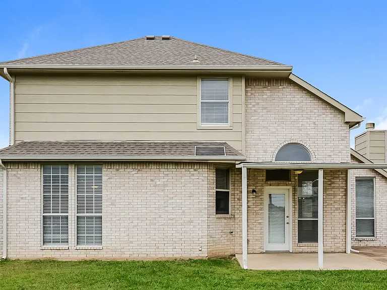 300 Stone Creek Blvd — Photo 16