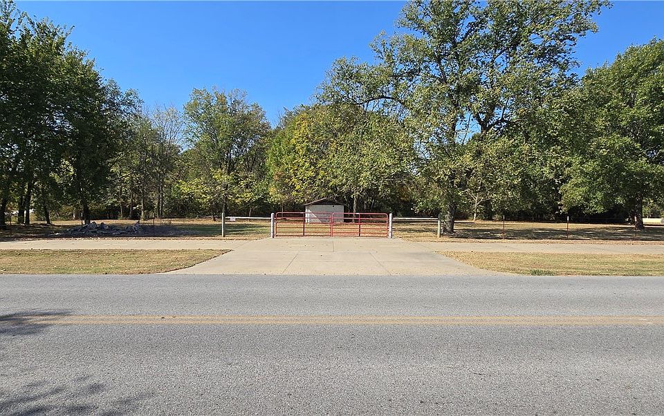 2nd image of S Goad Springs St