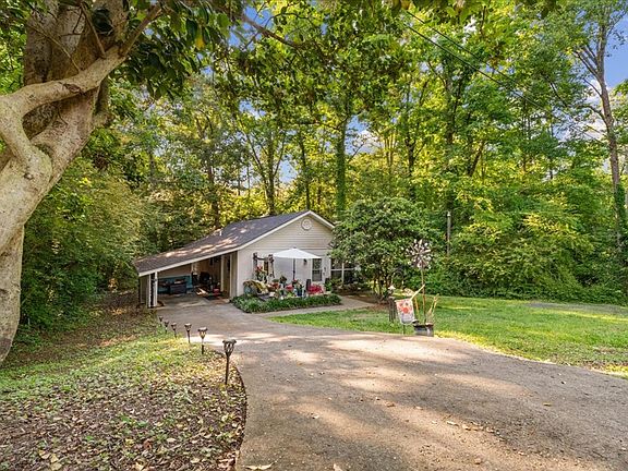 3rd image of 615 Wooded Hills Dr