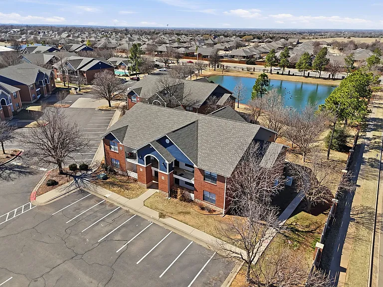 Edmond at Twenty500 Apartments — Photo 31