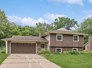 2631 Interlachen Dr, Stillwater, MN 55082
