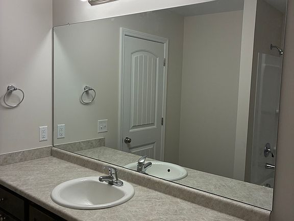 3rd image of 103 Continental Dr