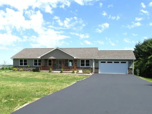 1100 E 36th St, Sterling, IL 61081