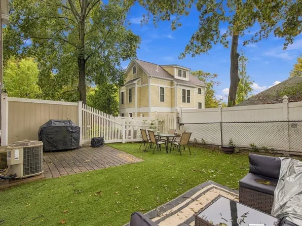 11-13 Rushmore St #11, Brighton, MA 02135