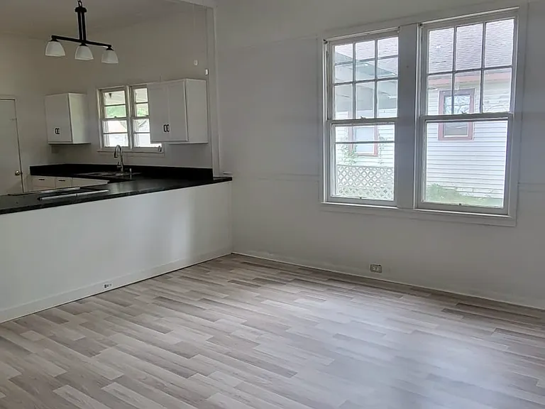204 Pine St — Photo 4