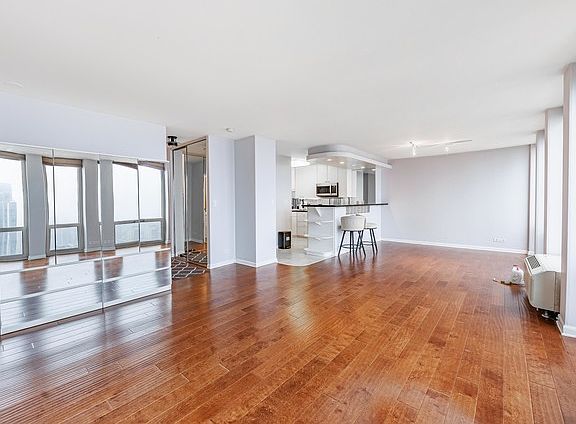 3rd image of 111 E Chestnut St APT 40D