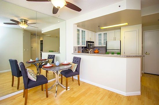 4th image of 240 Lombard St APT 926