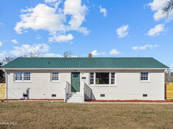 209 Puller Drive, Jacksonville, NC 28540