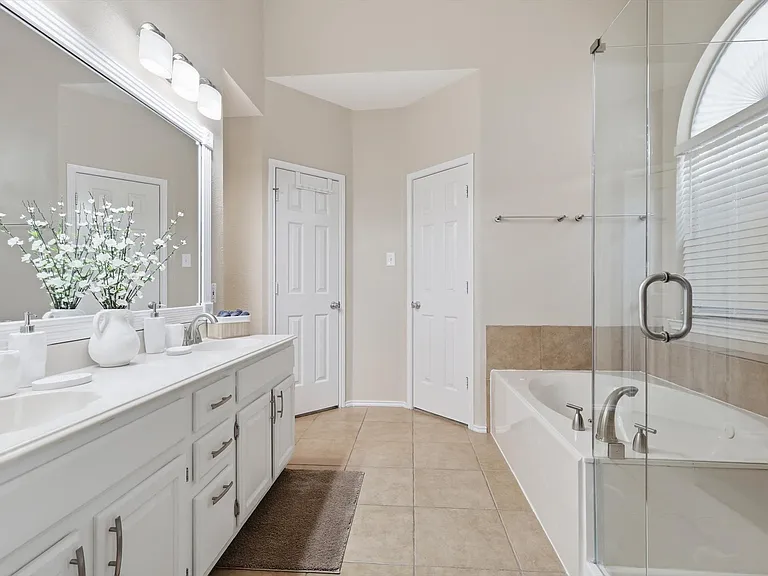 2707 Rochelle Dr — Photo 22