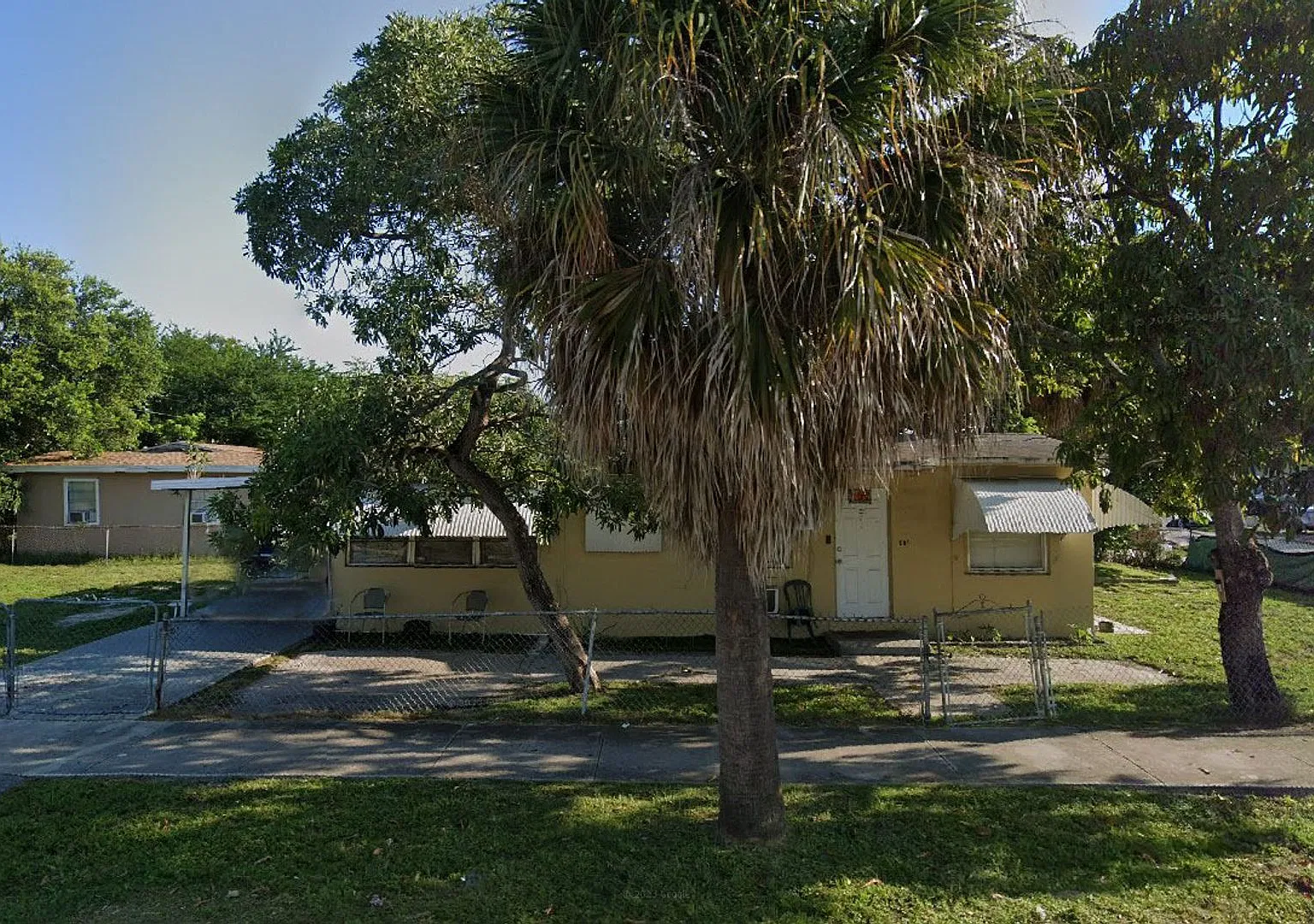 Nice 2-1 house by Walmart — Photo 3