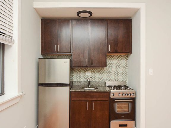 2nd image of 4546 N Damen Ave APT 101