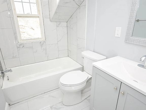 Newly renovated full bathroom