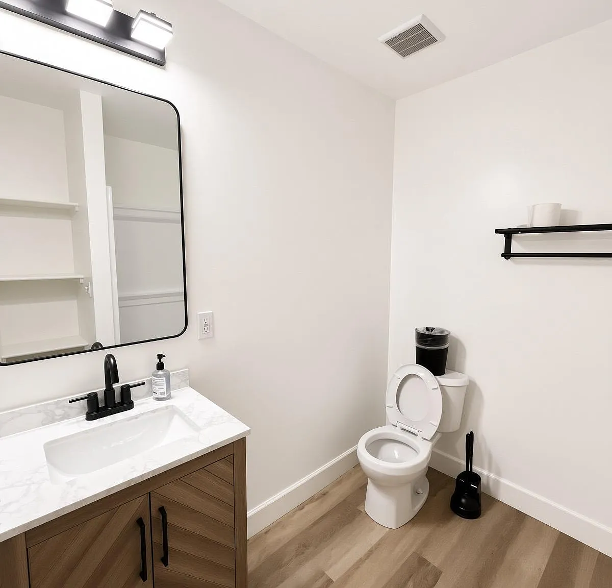 4 bed, 4.0 bath, 2131 sqft, $1,230 — Photo 3