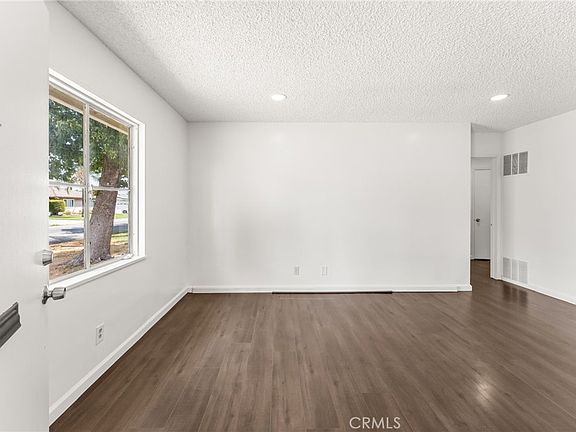 4th image of 237 W Van Koevering St