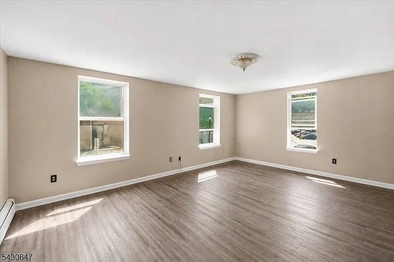 89 Main St #2