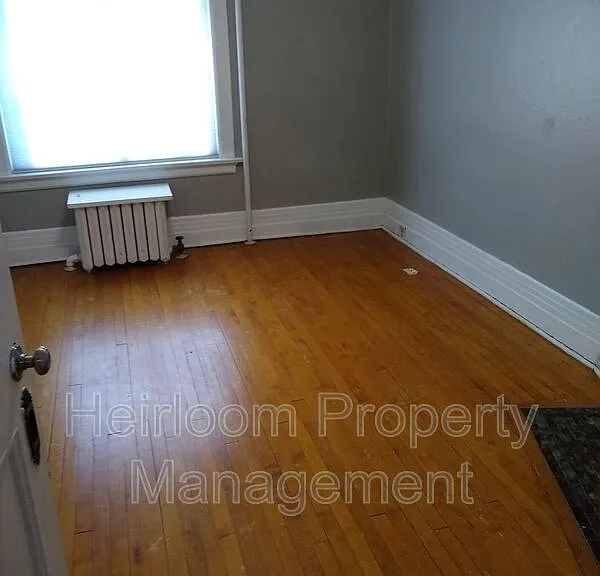 1205 E 2nd St — Photo 4