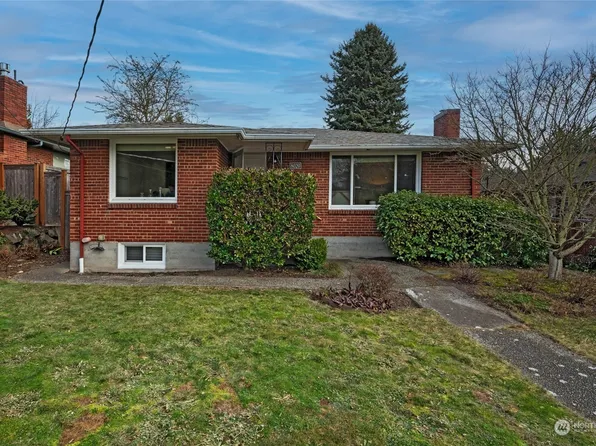 8020 Corliss Avenue N, Seattle, WA 98103