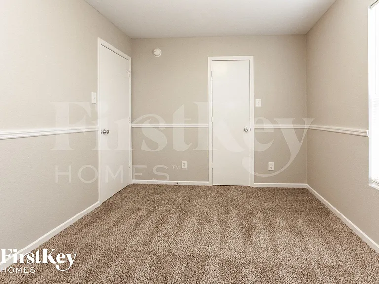 8715 Hosta Way — Photo 11