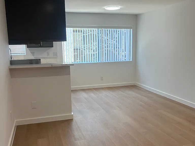 8735 Variel Ave — Photo 3