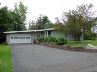 28 Halter Rd, Glenmont, NY 12077