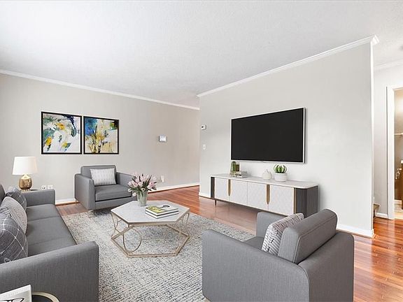 3rd image of 2412 Peachwood Cir #3