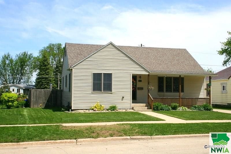 1st image of 825 Hyland Dr