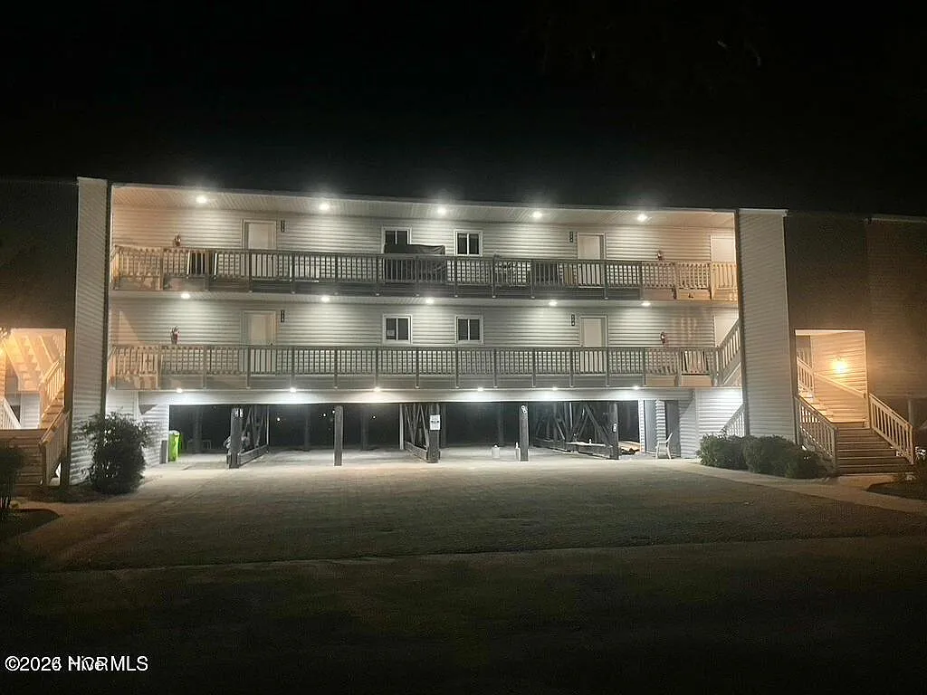 1 bed, 2.0 bath, 1000 sqft, $1,450 — Photo 2