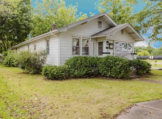 220 S 8th St, Herrin, IL 62948