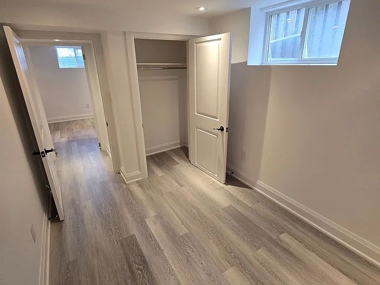 83 Florence Ave — Photo 7