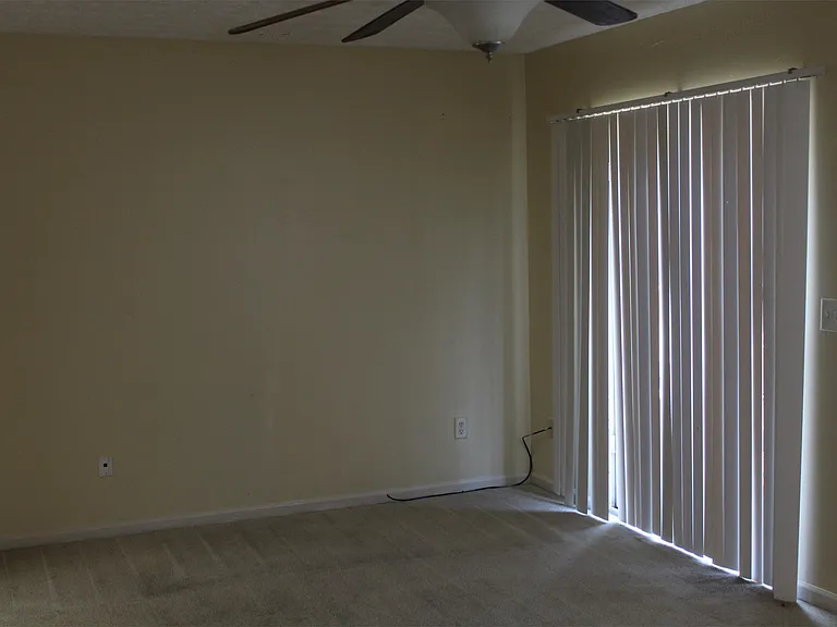 672 Georgetown Ct — Photo 14