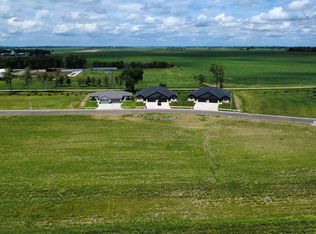 929 Harter Dr, Madison, SD 57042