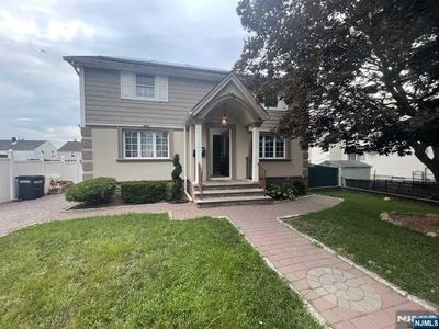 2 Orchard Ct, Lodi, NJ, 07644