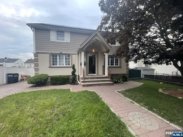 2 Orchard Ct, Lodi, NJ 07644