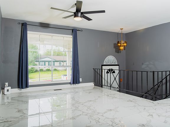 3rd image of 304 Hamrick Ave