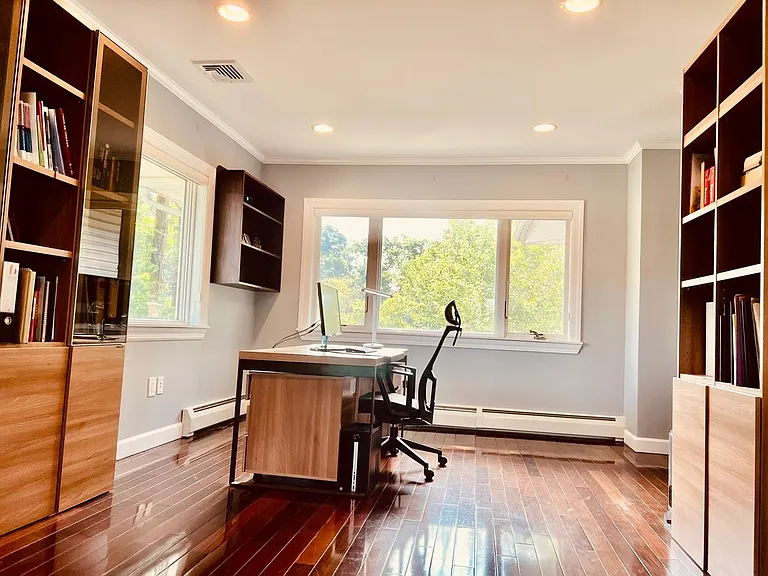 210 Birchwood Park Dr — Photo 8