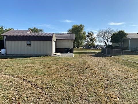 3rd image of 13812 E Willis Dr