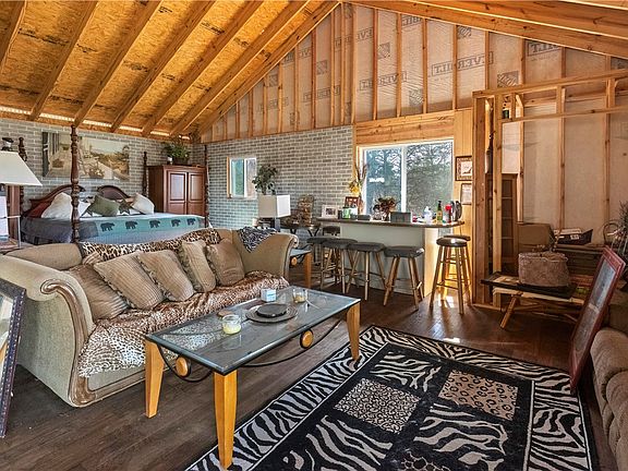 4th image of 75 Meadow Ridge Ln