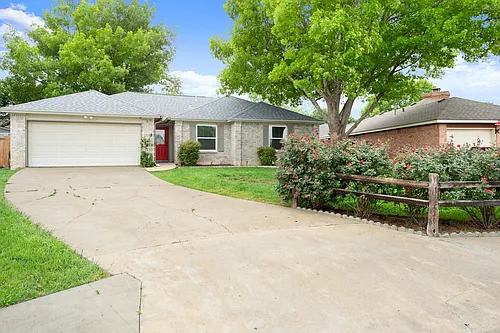 2113 Rosemary Ln Photo 1